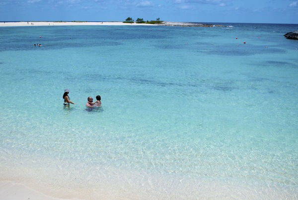 BSNAS - Nassau - Family Playing on the Beach - ©The Islands Of The Bahamas.jpg